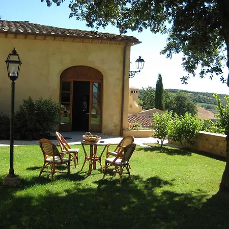 فندق Relais Sensano 3*