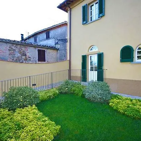 Relais Sensano فندق 3*